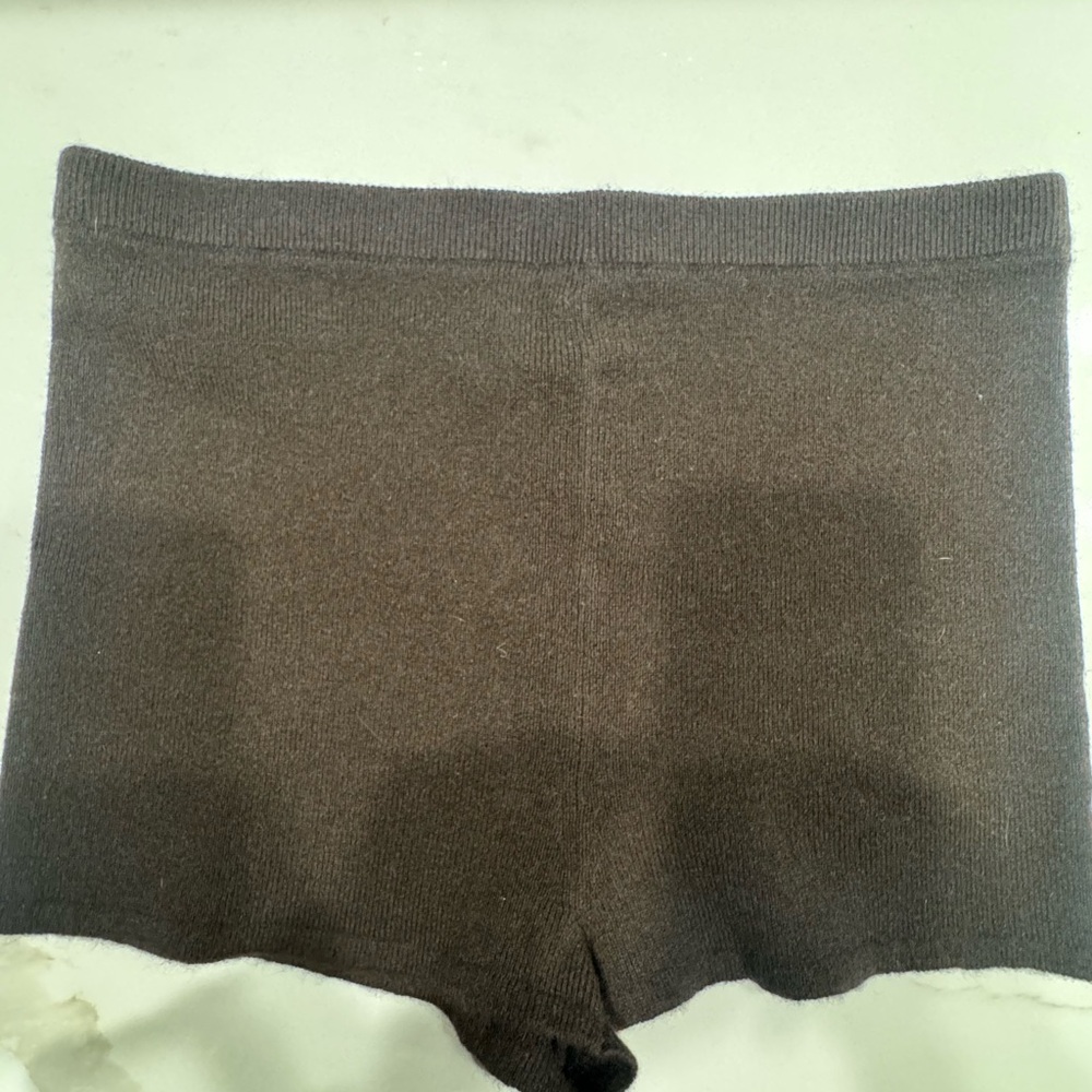Reformation High-Waist cashmere Knit Shorts - Picture 2 of 3